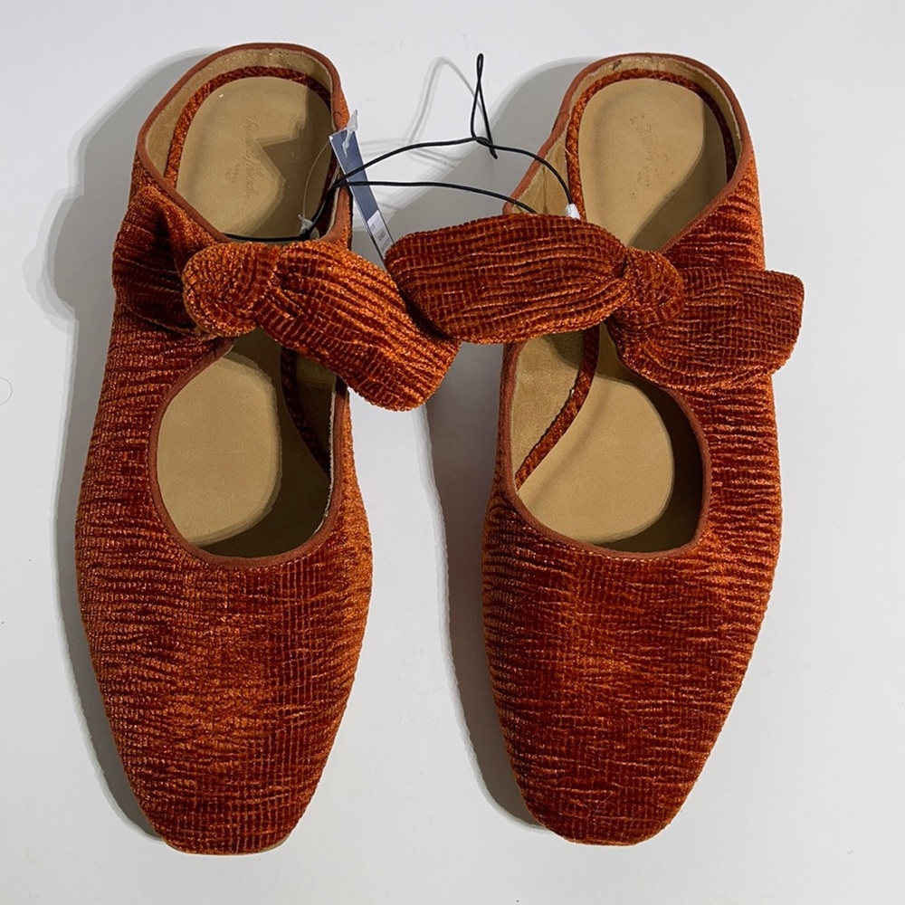 Women’s Size 11 Rust Velvet Slip On Shoe with Bow Accent